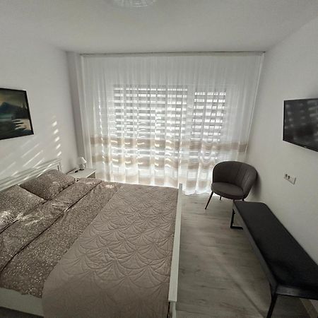 1 Mai - Luxury Park Apartments - Self Check-In - Private Parking - 2 Craiova Exterior photo